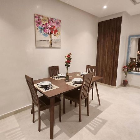 Modern Luxury Retreat: 2-Bedroom Apartment In The Heart Of Marrakech Маракеш Екстериор снимка