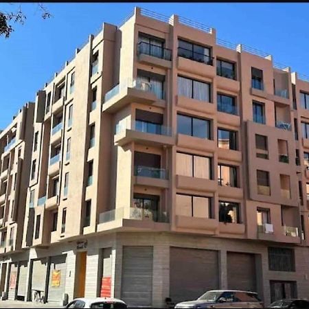 Modern Luxury Retreat: 2-Bedroom Apartment In The Heart Of Marrakech Маракеш Екстериор снимка