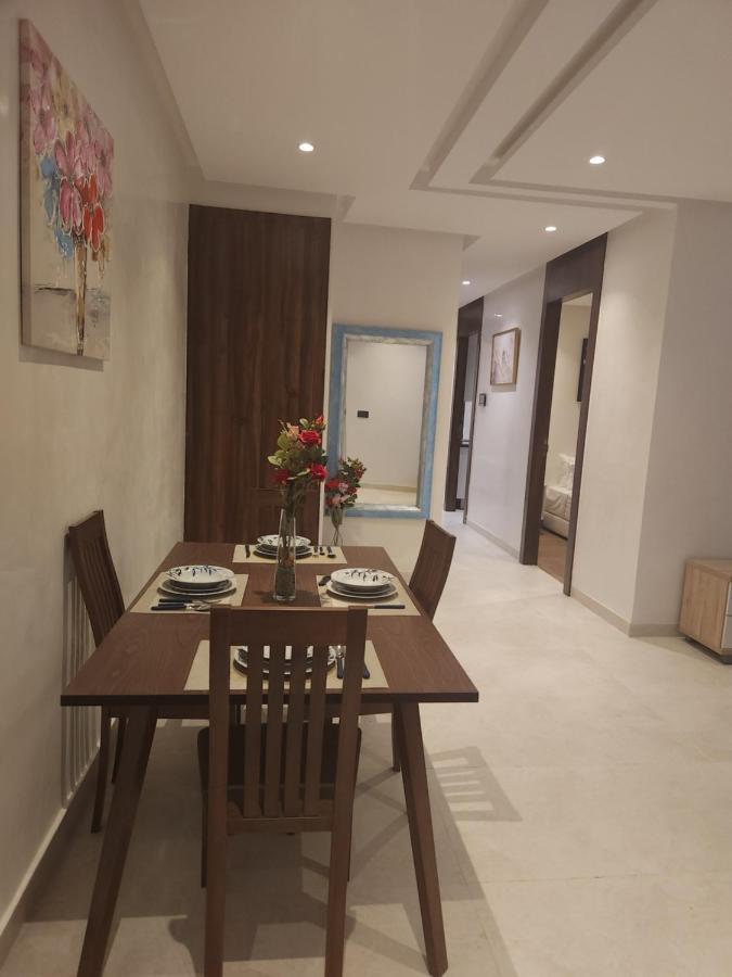Modern Luxury Retreat: 2-Bedroom Apartment In The Heart Of Marrakech Маракеш Екстериор снимка