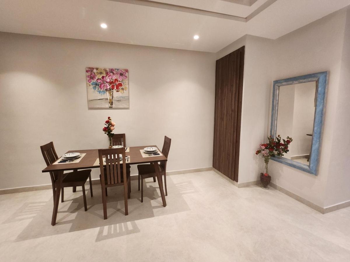 Modern Luxury Retreat: 2-Bedroom Apartment In The Heart Of Marrakech Маракеш Екстериор снимка