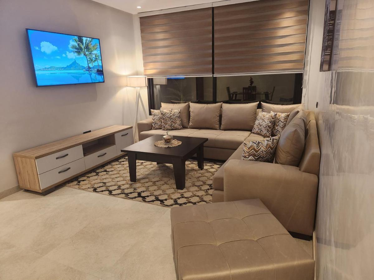 Modern Luxury Retreat: 2-Bedroom Apartment In The Heart Of Marrakech Маракеш Екстериор снимка