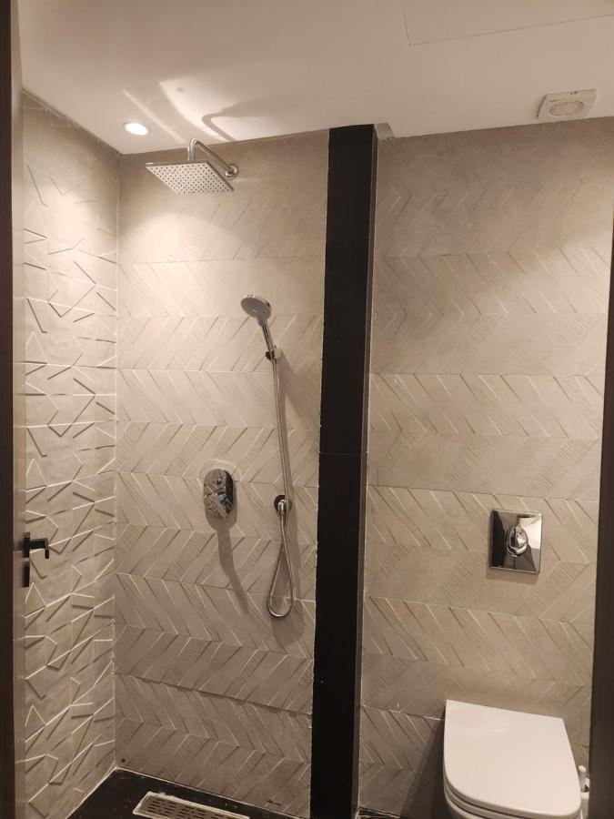 Modern Luxury Retreat: 2-Bedroom Apartment In The Heart Of Marrakech Маракеш Екстериор снимка